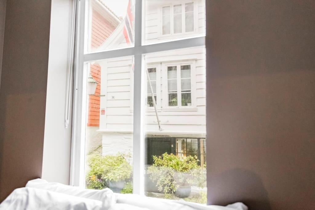 New! Modern Apartment In Historic Area Of Bergen! Exterior photo