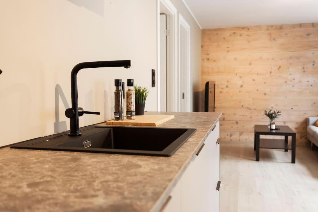 New! Modern Apartment In Historic Area Of Bergen! Exterior photo